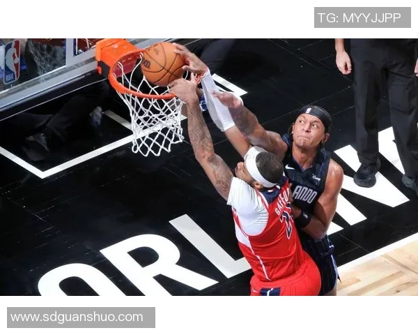 哈克斯篮下连秀探戈舞步巧妙转身晃倒班凯罗轻松上篮得分