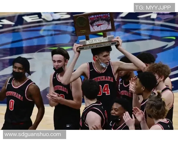 霍姆格伦外线接球淡定晃飞防守三分稳稳命中展现进化最大实力 霍姆格伦外线接球淡定晃飞防守三分稳稳命中展现进化最大实力