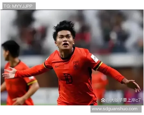 蒯纪闻突破三人防线强势突进禁区射门遗憾被扑