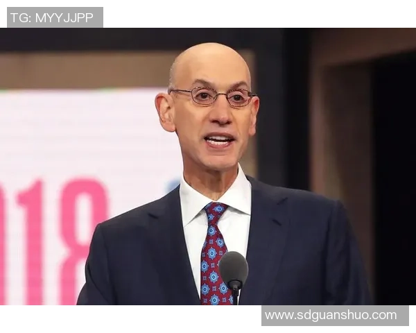 万众瞩目揭幕战卫冕冠军对决火箭 NBA总裁亚当萧华亲临现场助阵